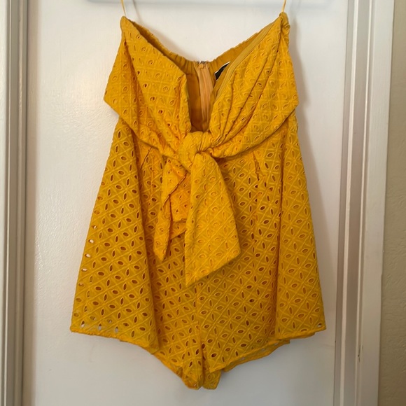 Blue Blush Dresses & Skirts - Yellow size L worn 1 time super cute and sexy